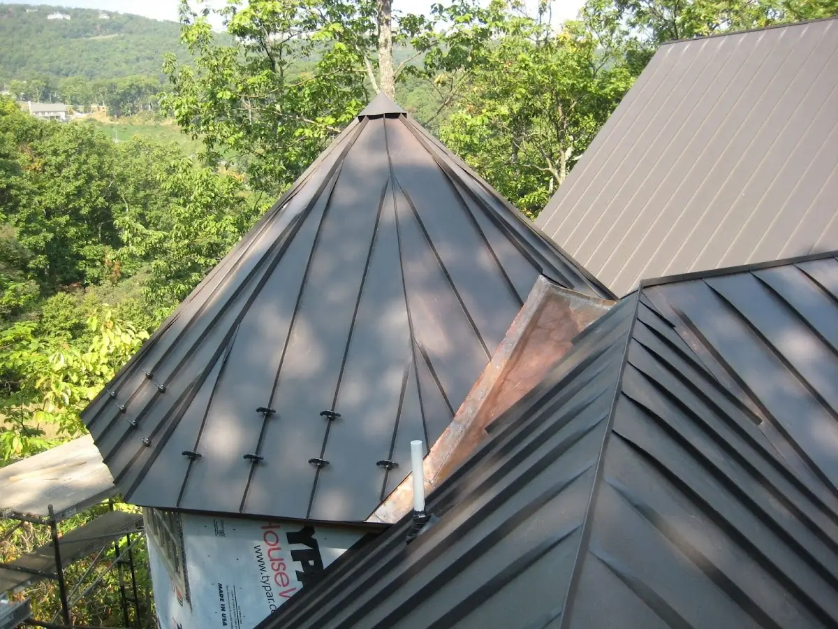 Professional Gutter Cleaning by Craftsman Roofing in Perry
